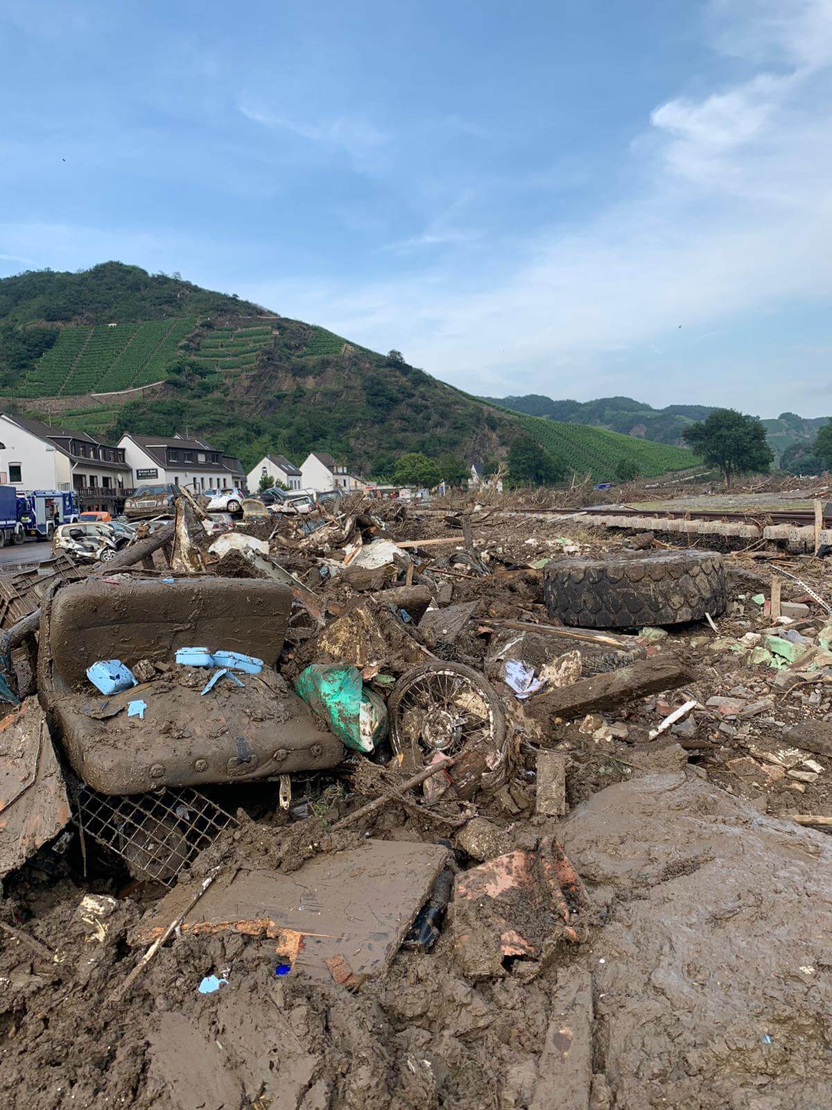 アール川洪水の被害に遭われた醸造所の支援活動に参加！