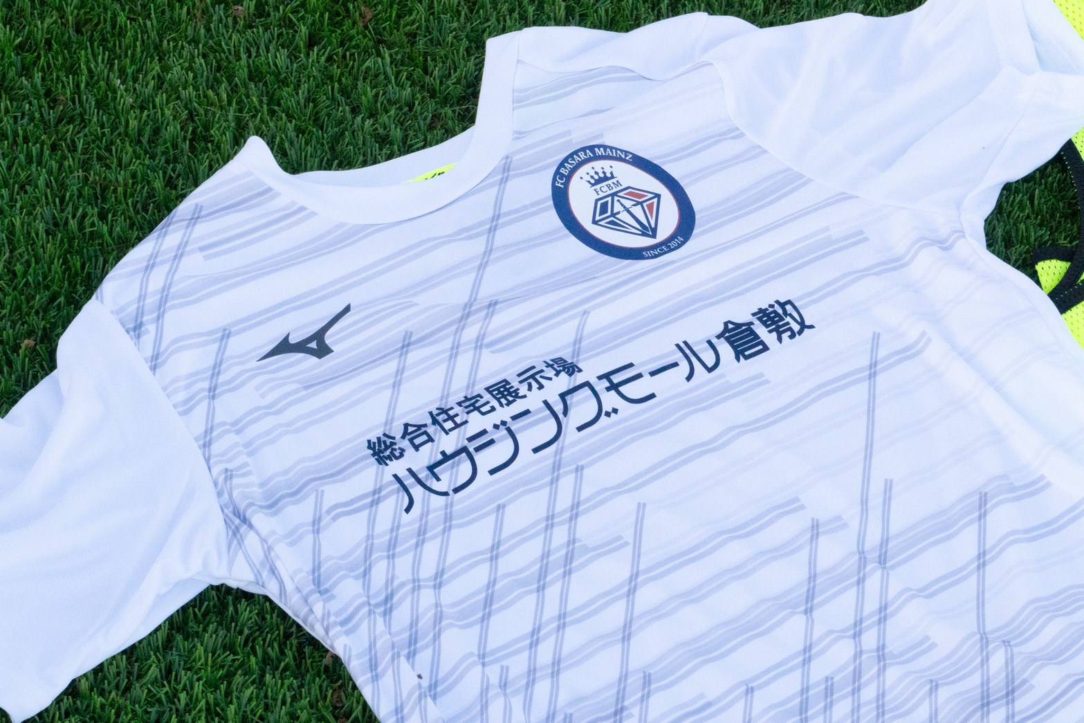 Bekanntgabe des Sponsoringvertrags mit Housing Mall Kurashiki als Partner für Trainingsspieltrikots und Trainingsleibchen