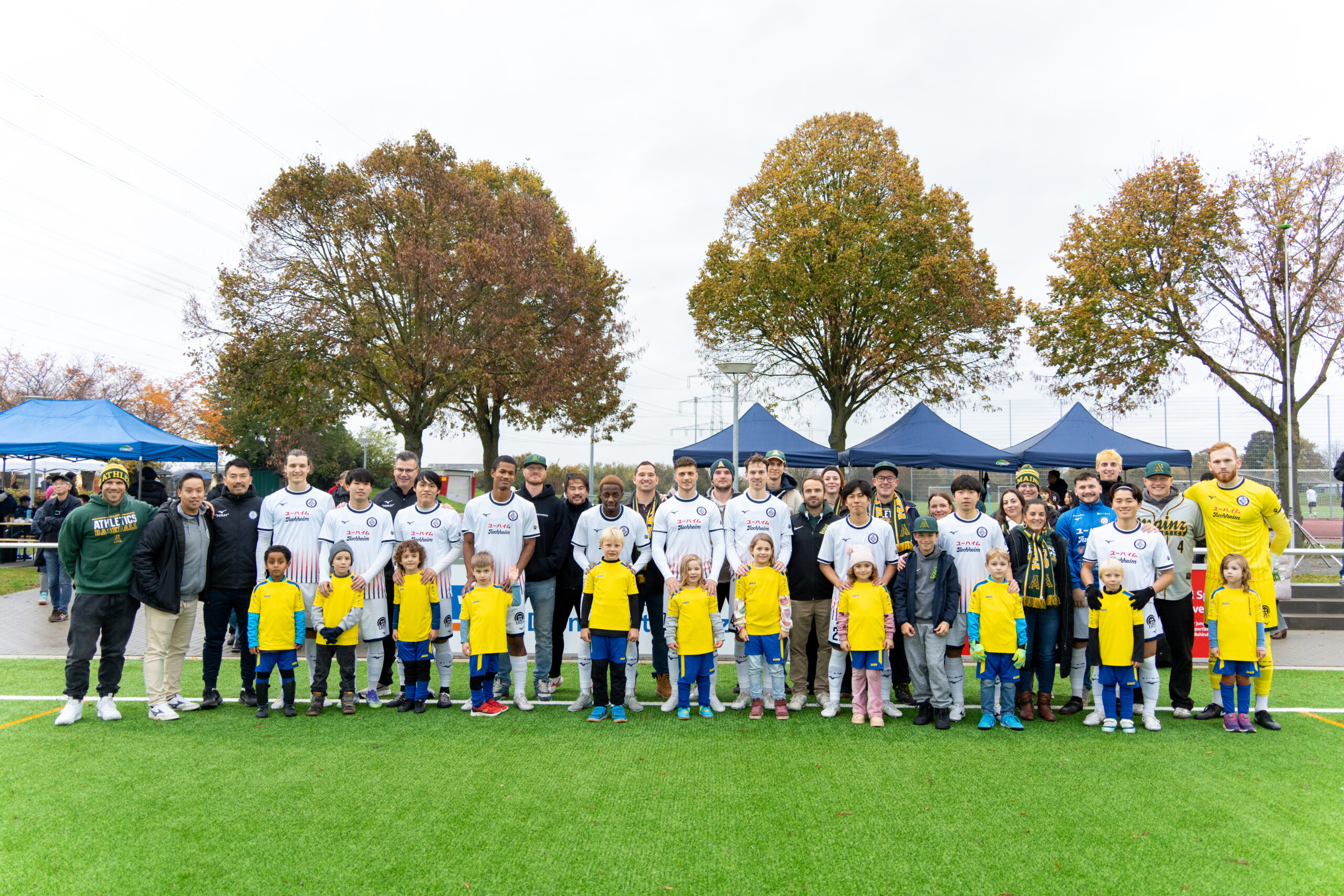 Wir haben die Mitglieder von Mainz Athletics eingeladen und eine Kick-off-Zeremonie durchgeführt.